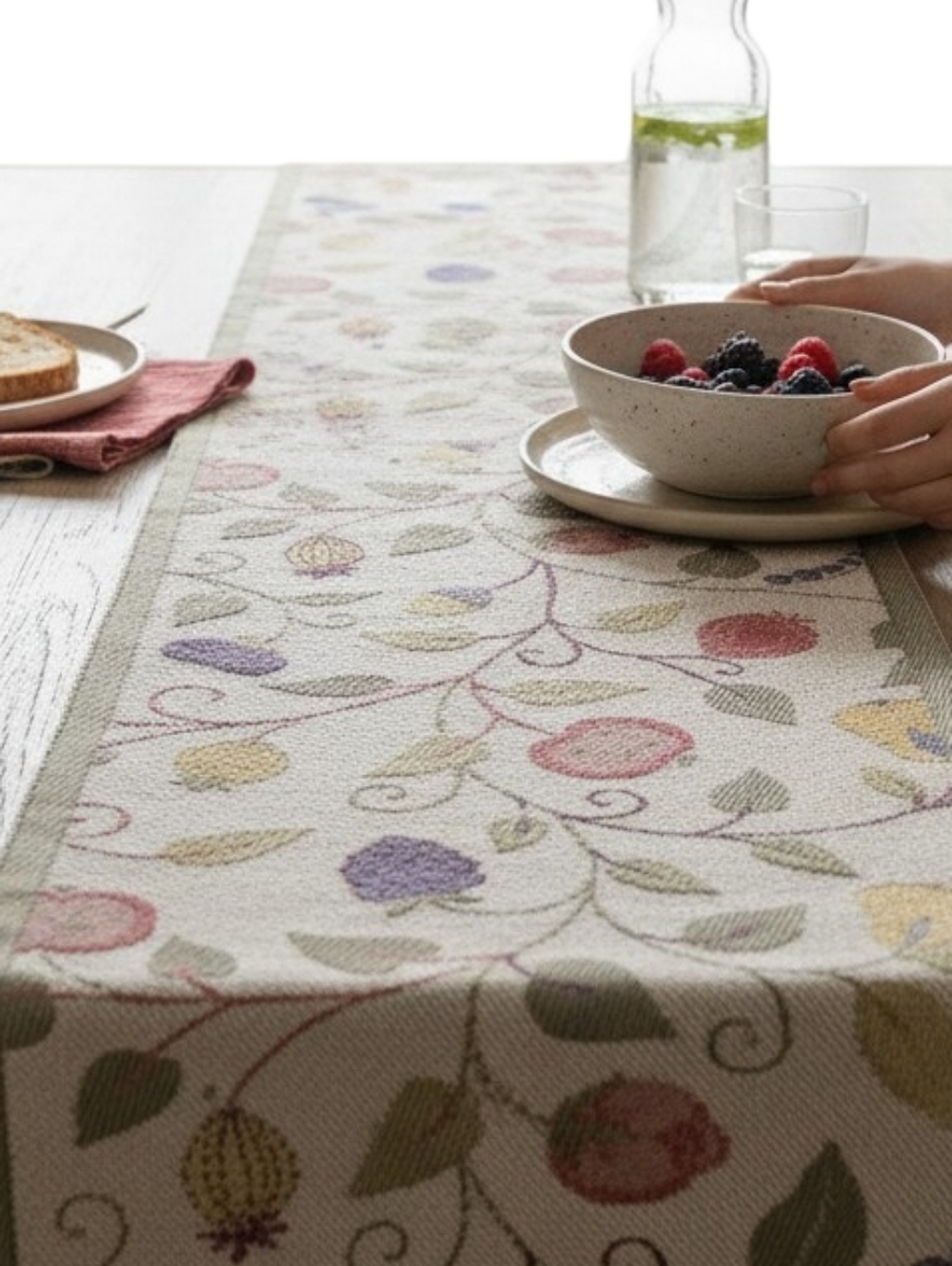Floral Vine Jacquard Table Runner - Multicolor